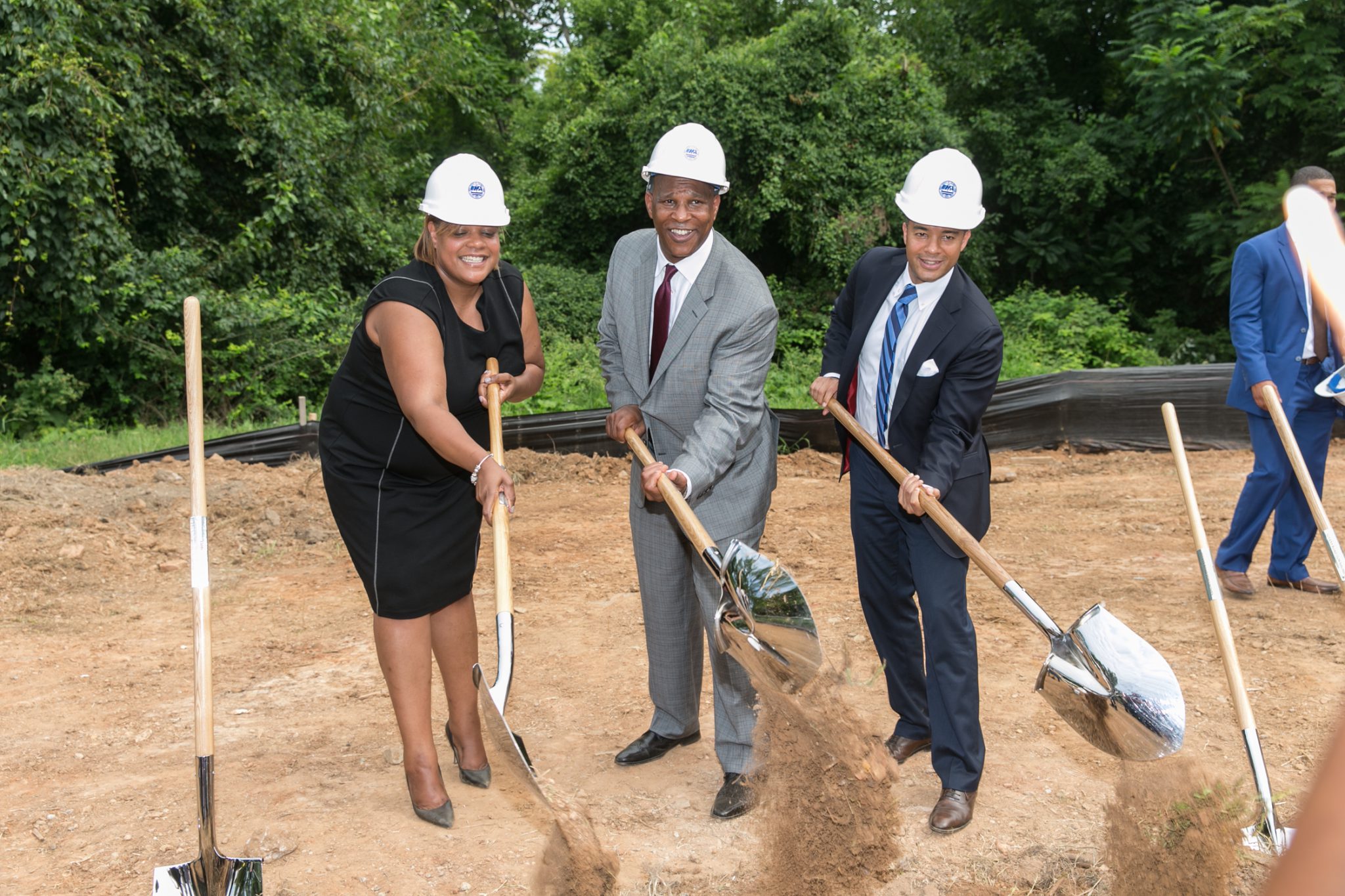 Elvans Ground Breaking alt