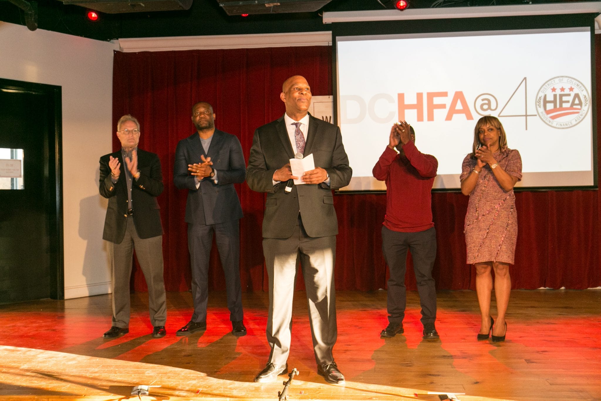 40th-anniversary-103-board-applauding-min