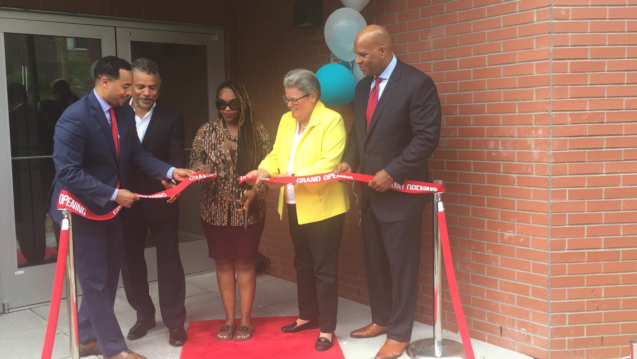 bowen-ribbon-cutting-min